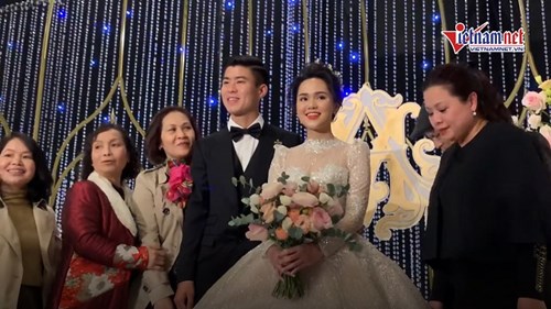 Không gian lung linh của đám cưới Duy Mạnh tại khách sạn 5 sao