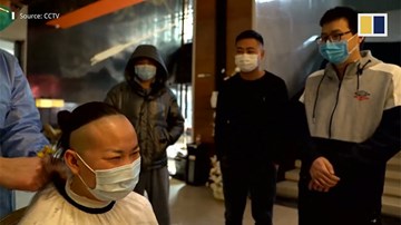 Những kiểu tóc 'kỳ lạ' của y tá Trung Quốc ngày đại dịch