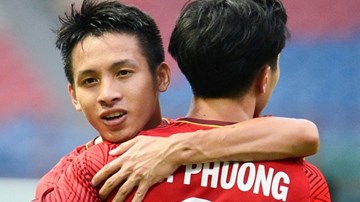 Đỗ Hùng Dũng: 'Công Phượng rê bóng còn rườm rà, hơi tự tin thái quá'