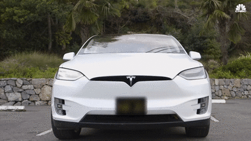 Elon Musk đã vực dậy Tesla trong lĩnh vực chế tạo ô tô điện như thế nào?
