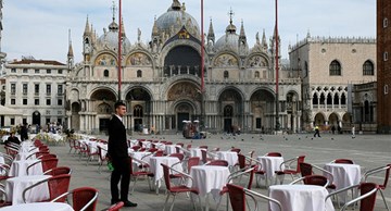 Tỷ lệ tử vì Covid-19 cao ngất, dân Italy học sống chung với lệnh phong tỏa