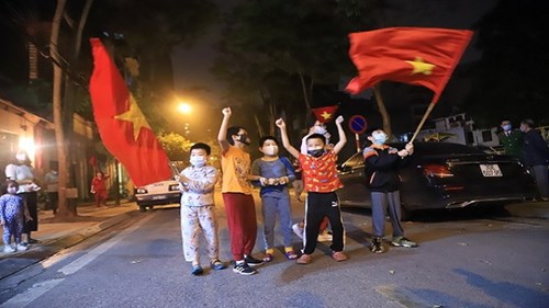 Hình ảnh đầu tiên người dân Trúc Bạch sau phong tỏa