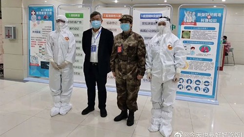 Người dân Vũ Hán chia sẻ trải nghiệm sau khi tiêm thử vắc xin ngừa Covid-19