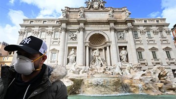 Xem các thị trưởng ở Italia 'vừa dỗ vừa dọa' người dân ở yên trong nhà