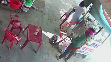 Đi mua bánh mỳ, người phụ nữ cuỗm luôn điện thoại người bán hàng