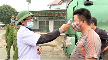 Hà Nội xuyên đêm lập 30 chốt kiểm soát các cửa ngõ Thủ đô