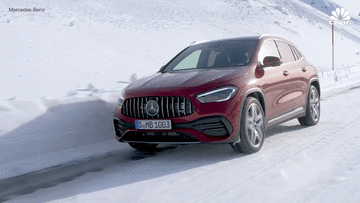 Tại sao các hãng xe xa xỉ như BMW và Mercedes không từ bỏ phân khúc giá rẻ?