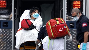 Covid-19: Mỹ, Anh trải qua ngày đen tối nhất, nhiều nước gia hạn phong tỏa