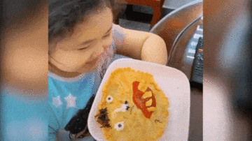 Chồng đoảng vào bếp khiến con gái khóc thét bỏ chạy, không dám ăn