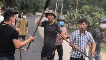 Bắt giam 3 nghi phạm trong nhóm côn đồ đánh người, đập nát ô tô ở Hòa Bình