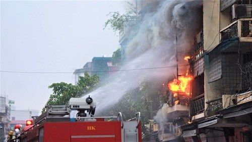 Hỏa hoạn thiêu rụi căn nhà số 47 Hàng Ngang