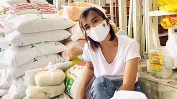 Kim Tuyến quyên góp 11 tấn gạo đến cây ATM ở TP HCM