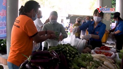 Chợ thực phẩm 0 đồng đầu tiên cho người nghèo ở Đồng Nai