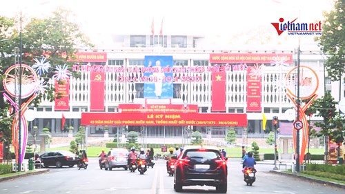 TP.HCM rực rỡ phố phường mừng ngày thống nhất
