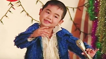 'Thần đồng âm nhạc' bé Châu: Bi kịch gia đình vỡ nợ, ăn bánh mì qua ngày