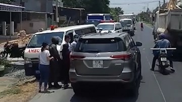 Cái kết của tài xế cố tình lấn làn, không chịu nhường đường 2 xe cứu thương