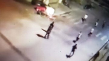2 nhóm đối tượng đánh nhau giữa đường, 1 người bị chém chết tại chỗ
