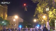 Trực thăng quân sự quần thảo trên đám đông, biểu tình ở Mỹ sang ngày thứ 8