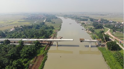 Cây cầu 110 tỷ vượt sông Cầu nối Bắc Giang - Hà Nội sắp hoàn thành