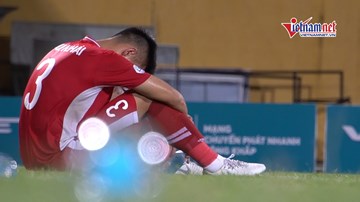 Quế Ngọc Hải gục mặt trên sân sau trận thua 1-2 trước Thanh Hoá