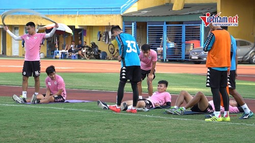 Đội hình có đến 11 'bệnh binh', CLB Hà Nội gọi vội cầu thủ U19