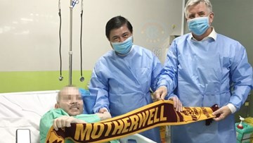 Phi công Anh rời bệnh viện để bay về quê nhà