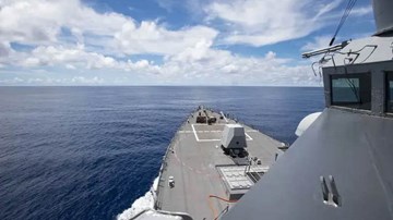 Uy lực chiến hạm Mỹ đang hoạt động gần Trường Sa