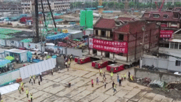 Di dời tòa nhà cổ 3 tầng đi vài trăm mét trong nháy mắt