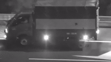 Tài xế ngang nhiên đi ngược chiều gần 10km trên cao tốc Hà Nội - Hải Phòng