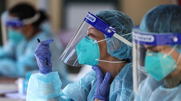 Thế giới 7 ngày: Covid-19 chạm kỷ lục mới