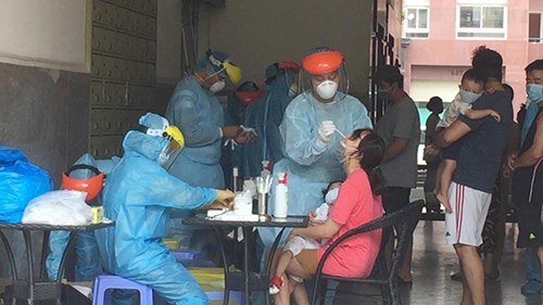 Phong tỏa chung cư hơn 300 người ở quận 12 vì có nghi nhiễm Covid