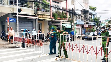 Bệnh nhân 595 đi lại phức tạp, Biên Hòa phong tỏa cả khu phố