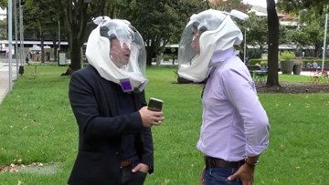 Mũ phi hành gia phòng lây nhiễm Covid-19