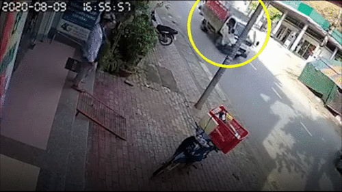 Đâm trực diện xe khách, nam sinh tử vong tại chỗ