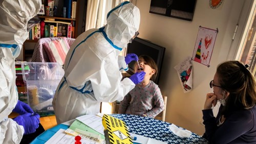 Covid-19: Thế giới cán mốc 20 triệu ca nhiễm, nóng bỏng cuộc đua vắc-xin