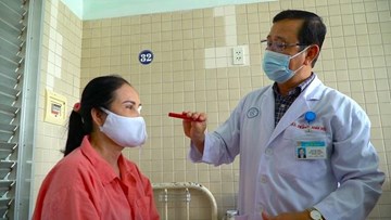 Hai phụ nữ thoát mù nhờ di nguyện của người đàn ông chết não
