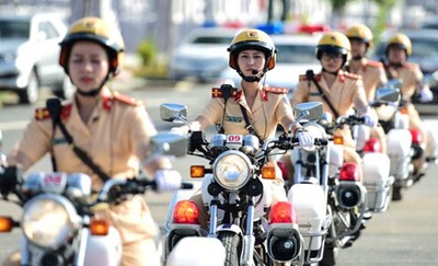 Đội nữ CSGT dẫn đoàn đầu tiên ở TP.HCM chính thức ra mắt