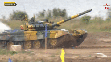Những hình ảnh ấn tượng của đội Việt Nam ở vòng bán kết Tank Biathlon 2020