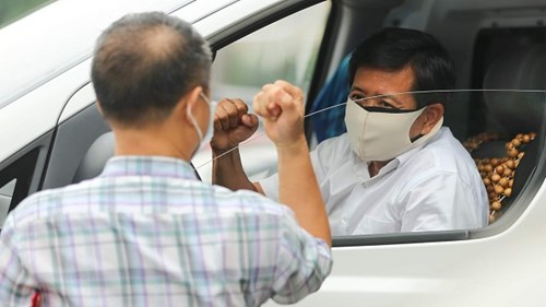 Ông Đoàn Ngọc Hải ra Hà Nội, chở bệnh nhân nghèo về Hà Giang