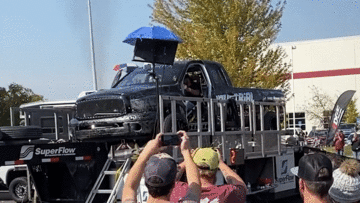 Động cơ 3.000 mã lực phát nổ như bom khi đang kiểm tra sức mạnh xe