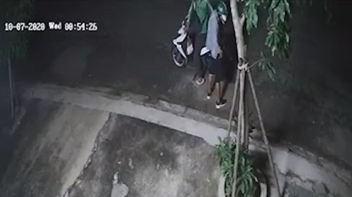 Tài xế công nghệ bị khách cướp xe máy giữa đêm khuya