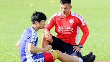 Công Phượng 'mất tích', Bùi Tiến Dũng căng mình tập luyện đợi đấu Hà Nội FC