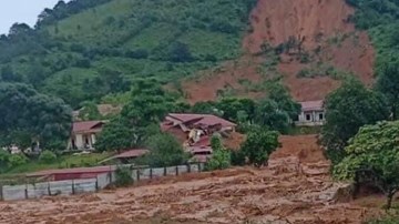 Sạt lở kinh hoàng, vùi lấp 22 cán bộ chiến sỹ ở Quảng Trị