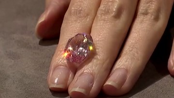Chiêm ngưỡng viên kim cương cực hiếm trị giá gần nghìn tỷ