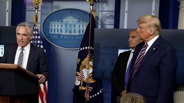 Covid-19: Twitter mạnh tay với bài viết về khẩu trang của trợ thủ TT Trump