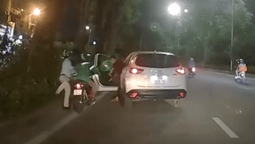 Đuổi theo ôtô nghi gây tai nạn, tài xế grab bị 'ăn gậy' vào đầu