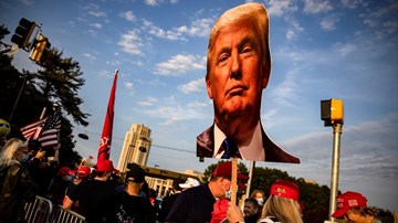 Covid-19: TT Trump hứng bão chỉ trích, nhiều quốc gia châu Âu đóng cửa