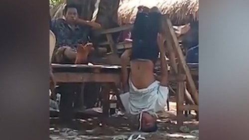 Chàng trai bị nhà người yêu áp hình phạt gây sốc