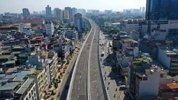 Ngày đầu thông xe cầu cạn Vành đai 2 qua đường Trường Chinh