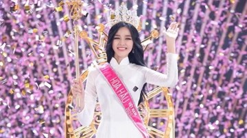 Đỗ Thị Hà đăng quang Hoa hậu Việt Nam 2020